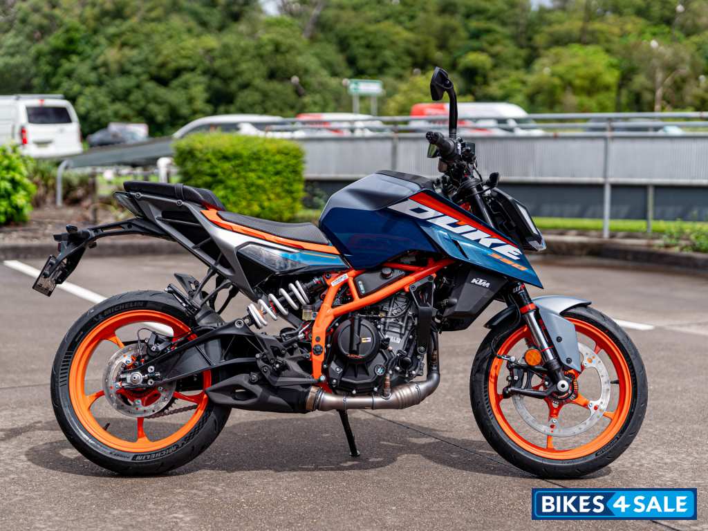 Bule KTM Duke 390 2024 Bule KTM Duke 390 2024