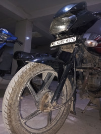 Black Bajaj Discover 100 DTS-Si