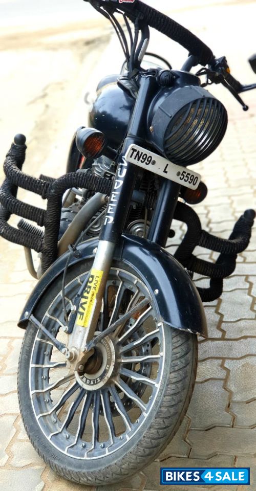 Black Royal Enfield Classic 500