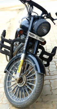 Black Royal Enfield Classic 500