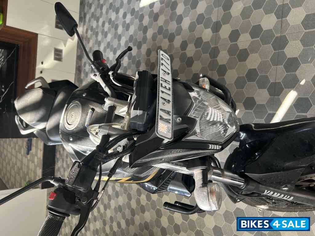 Black Yamaha FZ FI V2 Black Yamaha FZ FI V2