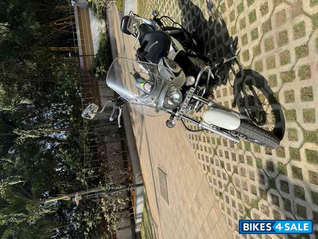 Bajaj Avenger Cruise 220 Bajaj Avenger Cruise 220