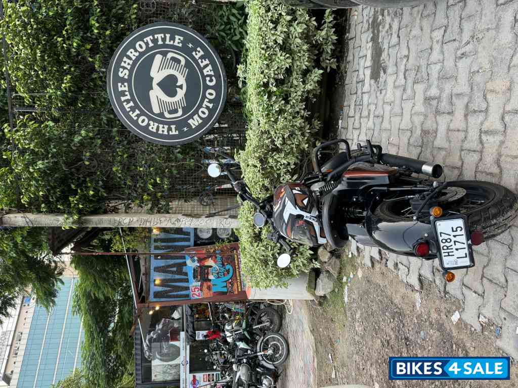 Jawa 42 Bobber Dual Channel ABS Jawa 42 Bobber Dual Channel ABS