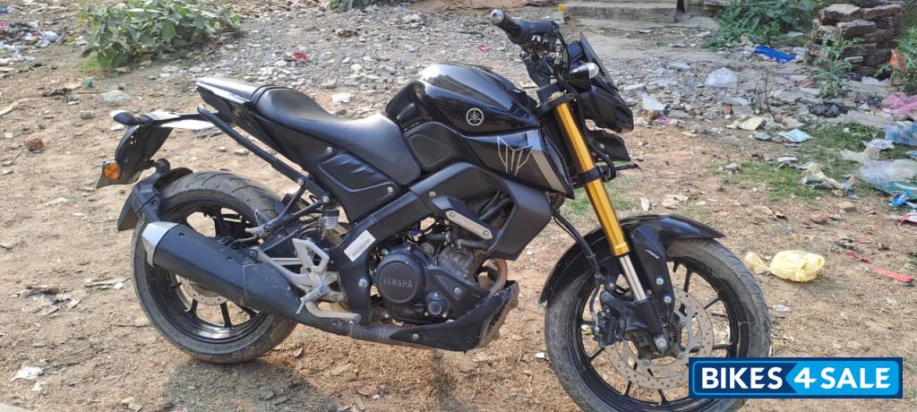 Metallic Black Yamaha MT-15 Metallic Black Yamaha MT-15