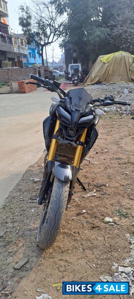 Metallic Black Yamaha MT-15 Metallic Black Yamaha MT-15