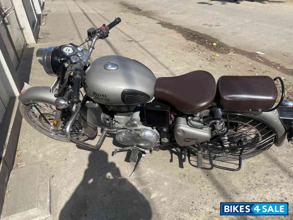 Gun Grey Royal Enfield Classic Gunmetal Grey Gun Grey Royal Enfield Classic Gunmetal Grey