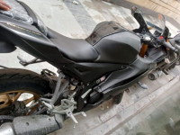 Mate Black Yamaha R15 V4
