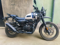 Yezdi Adventure Gloss 2023 Model