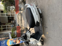 White Hero Maestro Edge 125