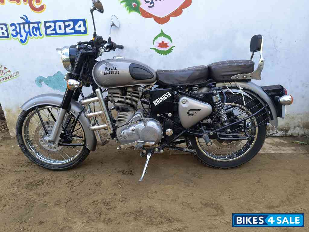 Gun Metal Gray Royal Enfield Classic 350 BS VI