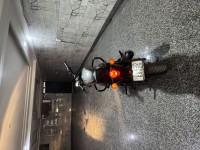 Royal Enfield Hunter 350 Metro