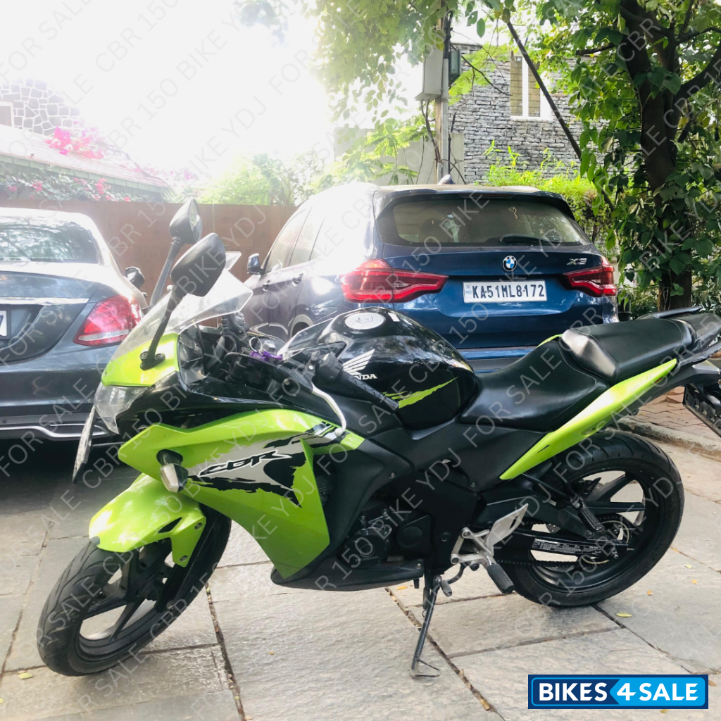 Green Honda CBR 150R Green Honda CBR 150R