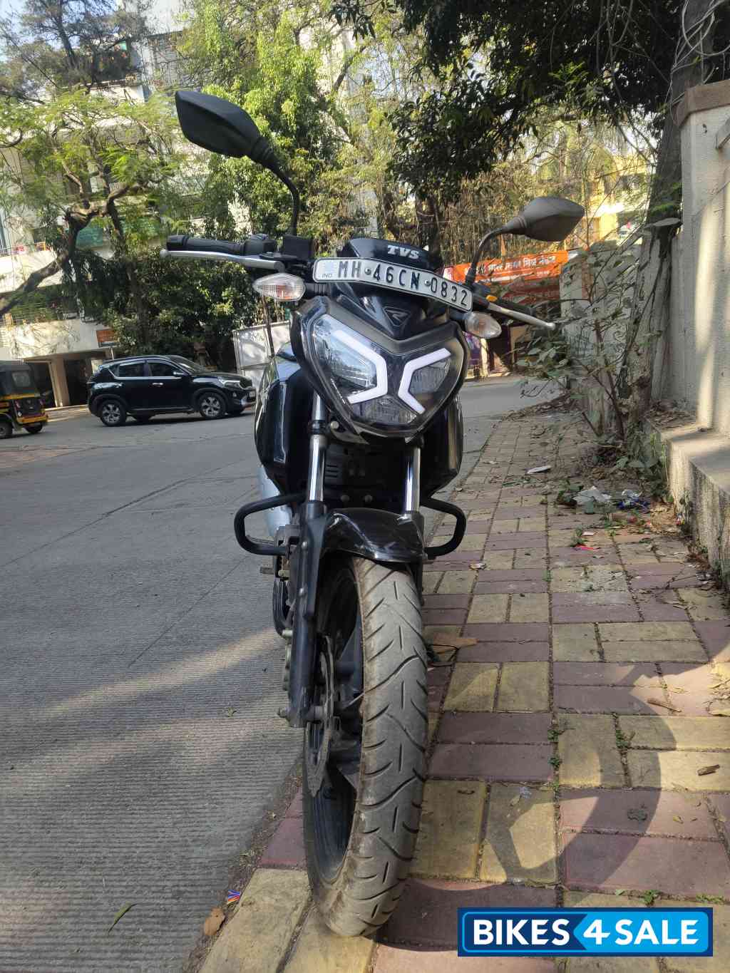 Black TVS Raider SX Black TVS Raider SX