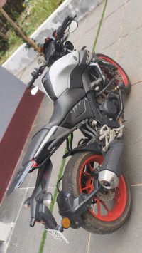 Mat Light Gray Metal Yamaha MT-15 BS6