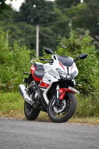 White Red Benelli 302R