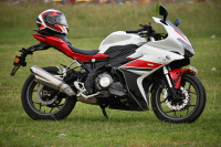 White Red Benelli 302R