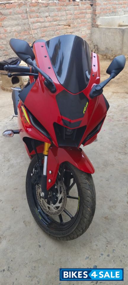 Yamaha R15 V4