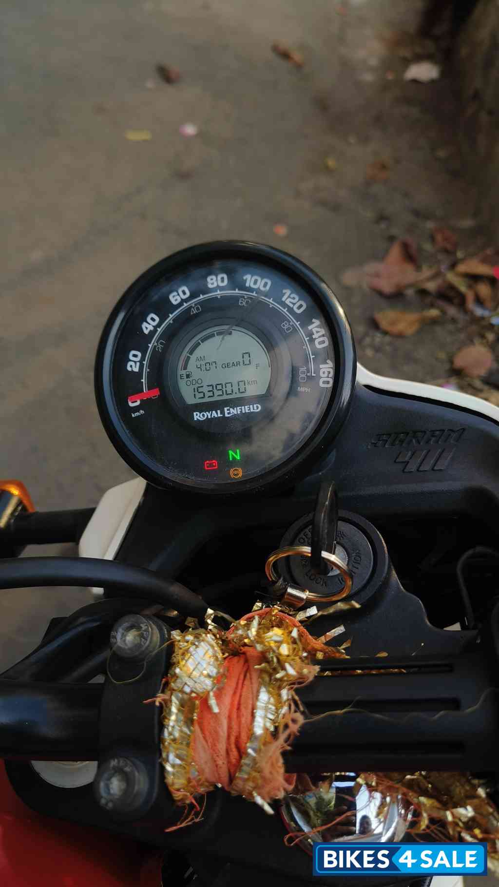 White Royal Enfield Scram 411 White Royal Enfield Scram 411