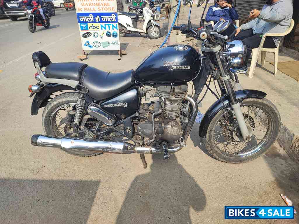 Black Royal Enfield Thunderbird TwinSpark 350 Black Royal Enfield Thunderbird TwinSpark 350