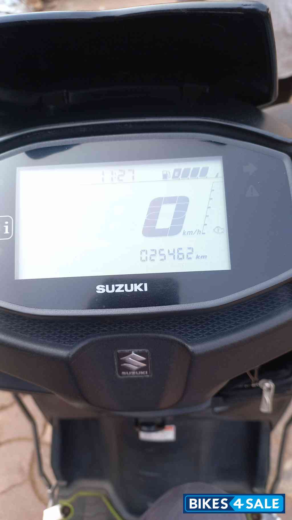 Black Suzuki Avenis 125 Ride Connect Edition Black Suzuki Avenis 125 Ride Connect Edition
