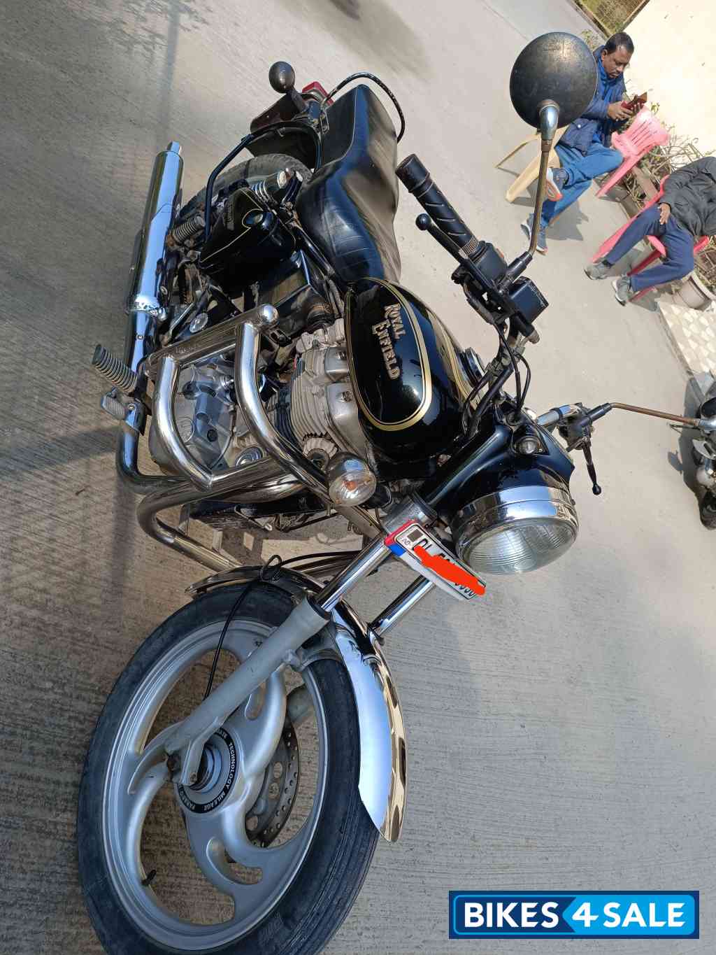 Black Royal Enfield Bullet Electra Twinspark