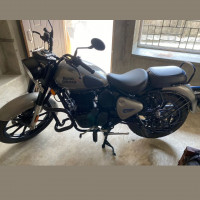 Gunmetal Grey Royal Enfield Classic Gunmetal Grey