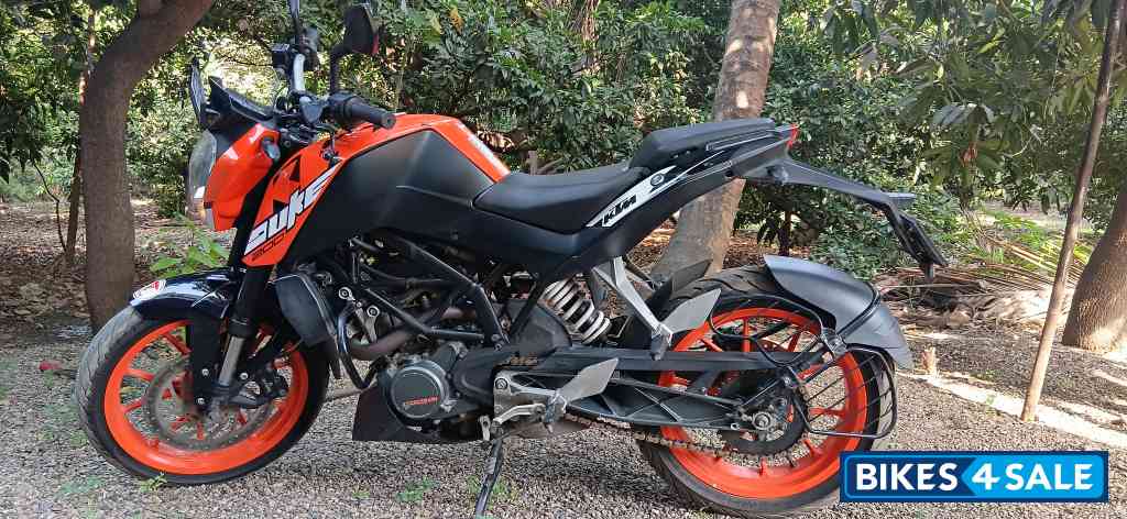 Electronic Orange KTM Duke 200