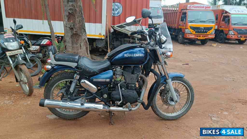 Blue Royal Enfield Thunderbird TwinSpark 350 Blue Royal Enfield Thunderbird TwinSpark 350