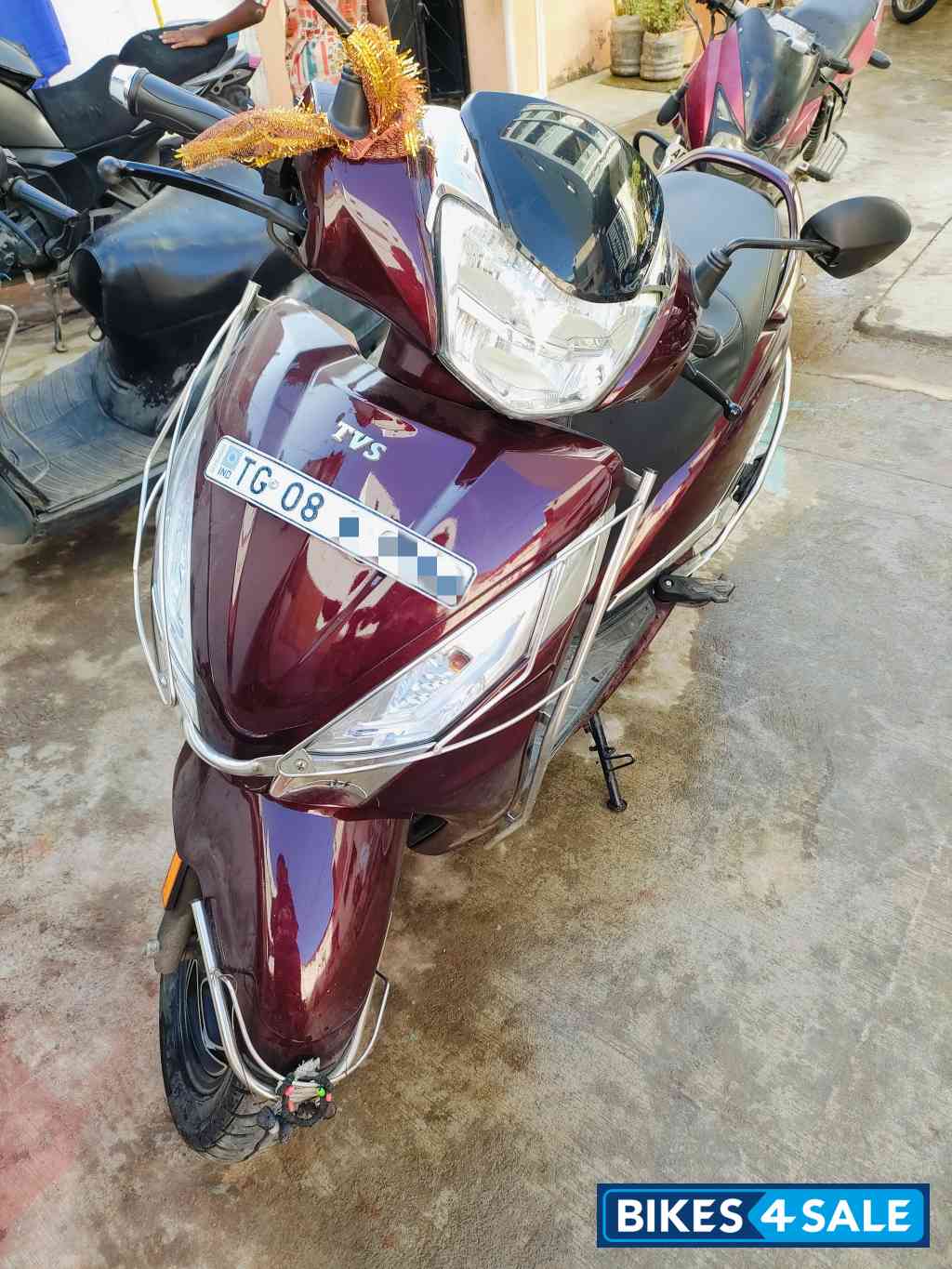 Maroon TVS Jupiter 125 SmartXonnect