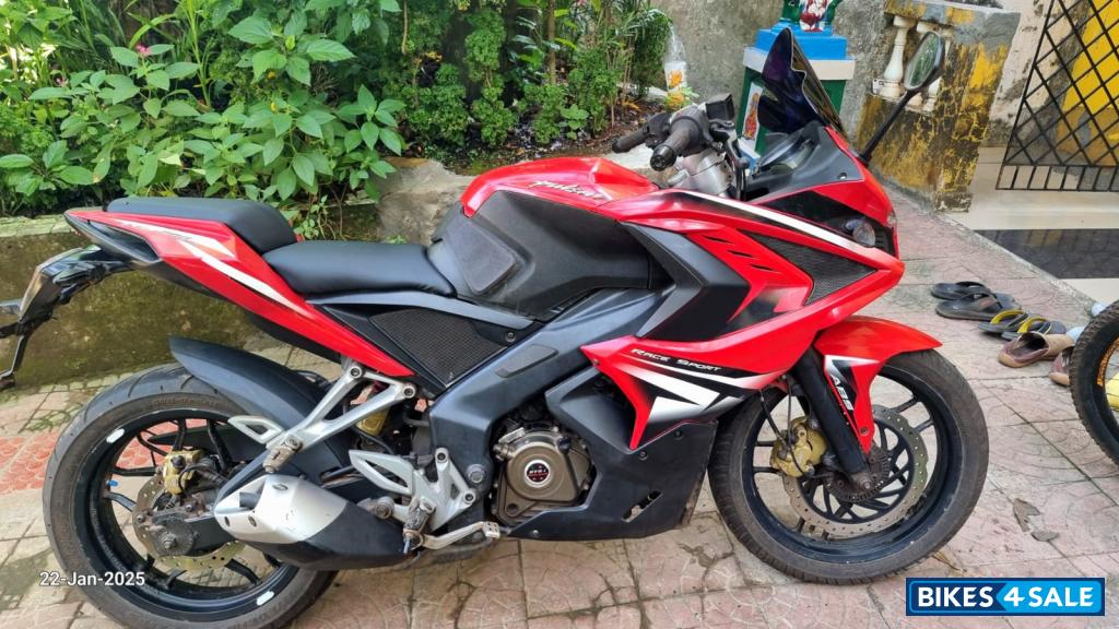 Bajaj Pulsar RS 200