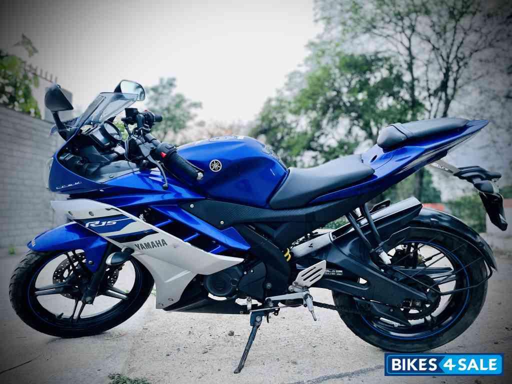 Yamaha YZF R15 V2