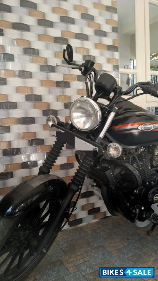 Bajaj Avenger Street 220