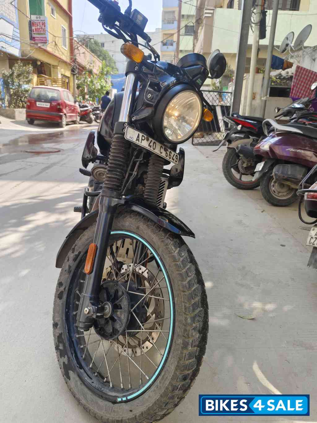 Sliver Spirit Royal Enfield Scram 411