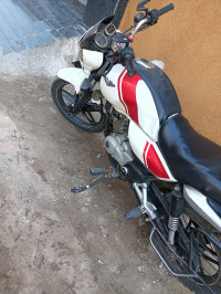 Bajaj V15