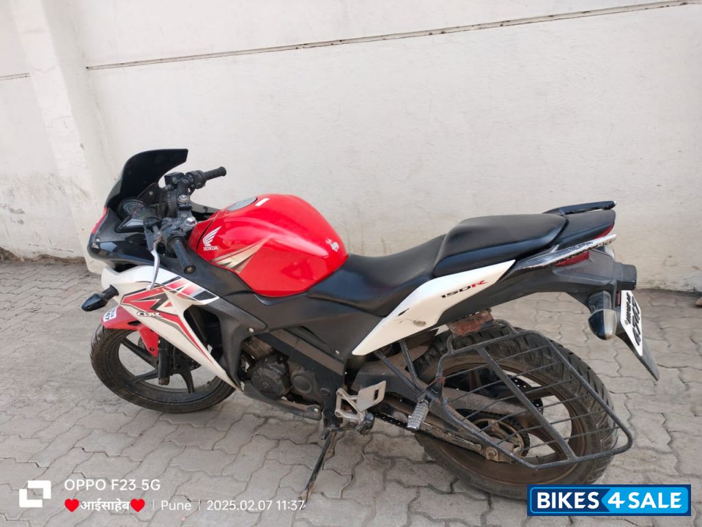 Sport Red Honda CBR 150R