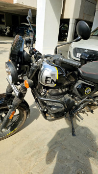 Rebel Black Royal Enfield Hunter 350 Metro