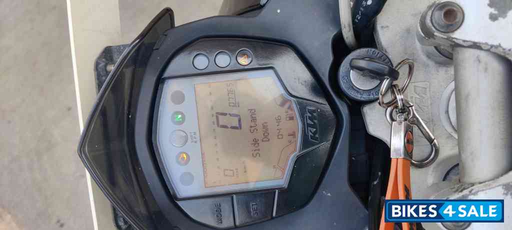 Black KTM Duke 200 Black KTM Duke 200