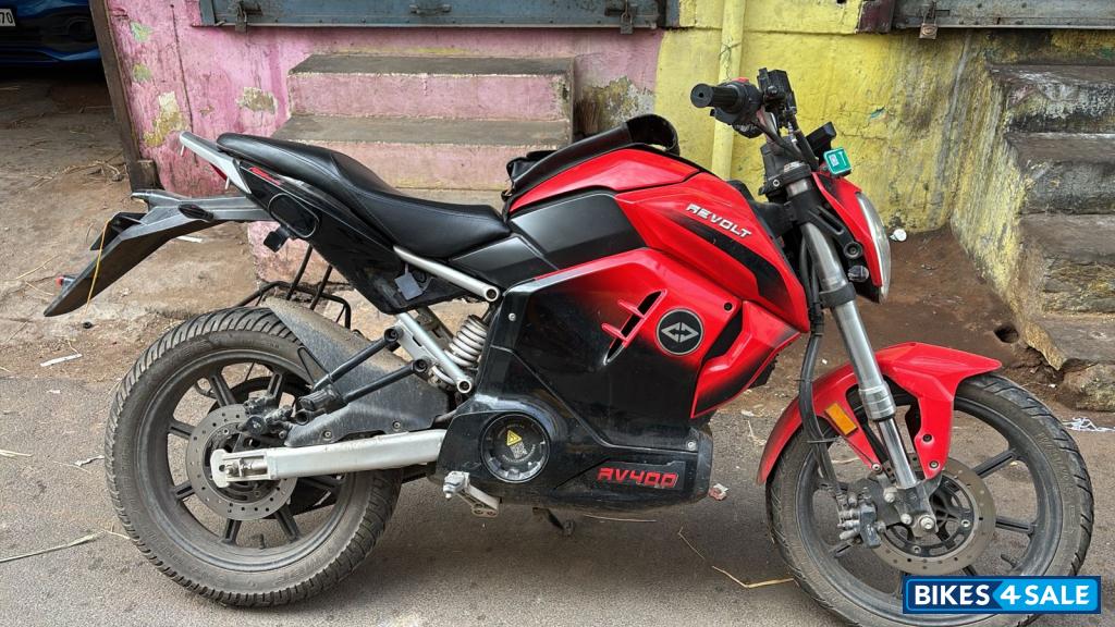 Revolt RV400 Eclipse Red Revolt RV400 Eclipse Red