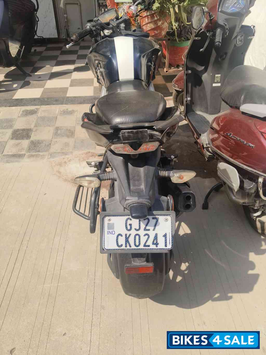 TVS Apache RTR 160 4V TVS Apache RTR 160 4V