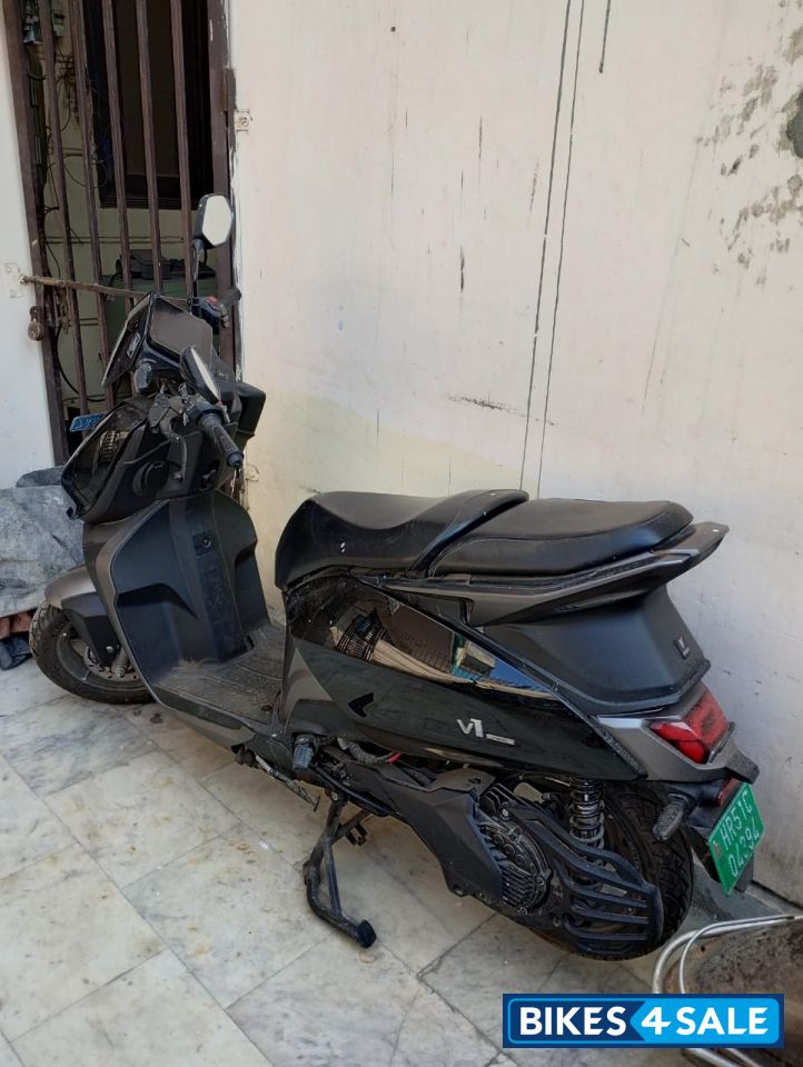 Hero Vida V1 Plus Hero Vida V1 Plus