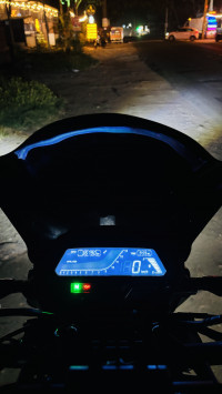 Canyon Red Bajaj Dominar 250