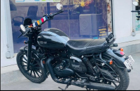 Black Jawa 42 Bobber Black Mirror