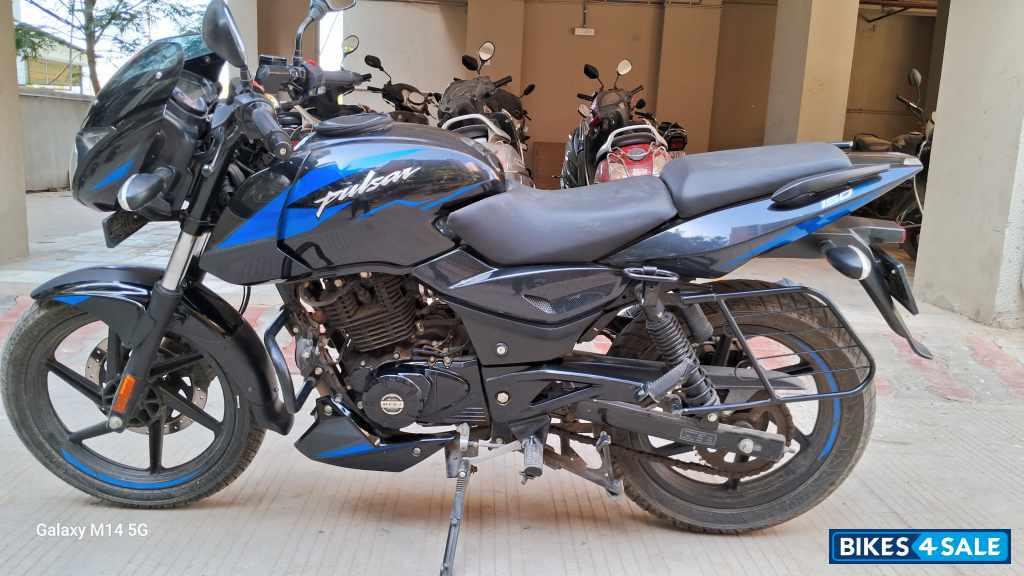 Blue Bajaj Pulsar 150 Twin Disc Blue Bajaj Pulsar 150 Twin Disc