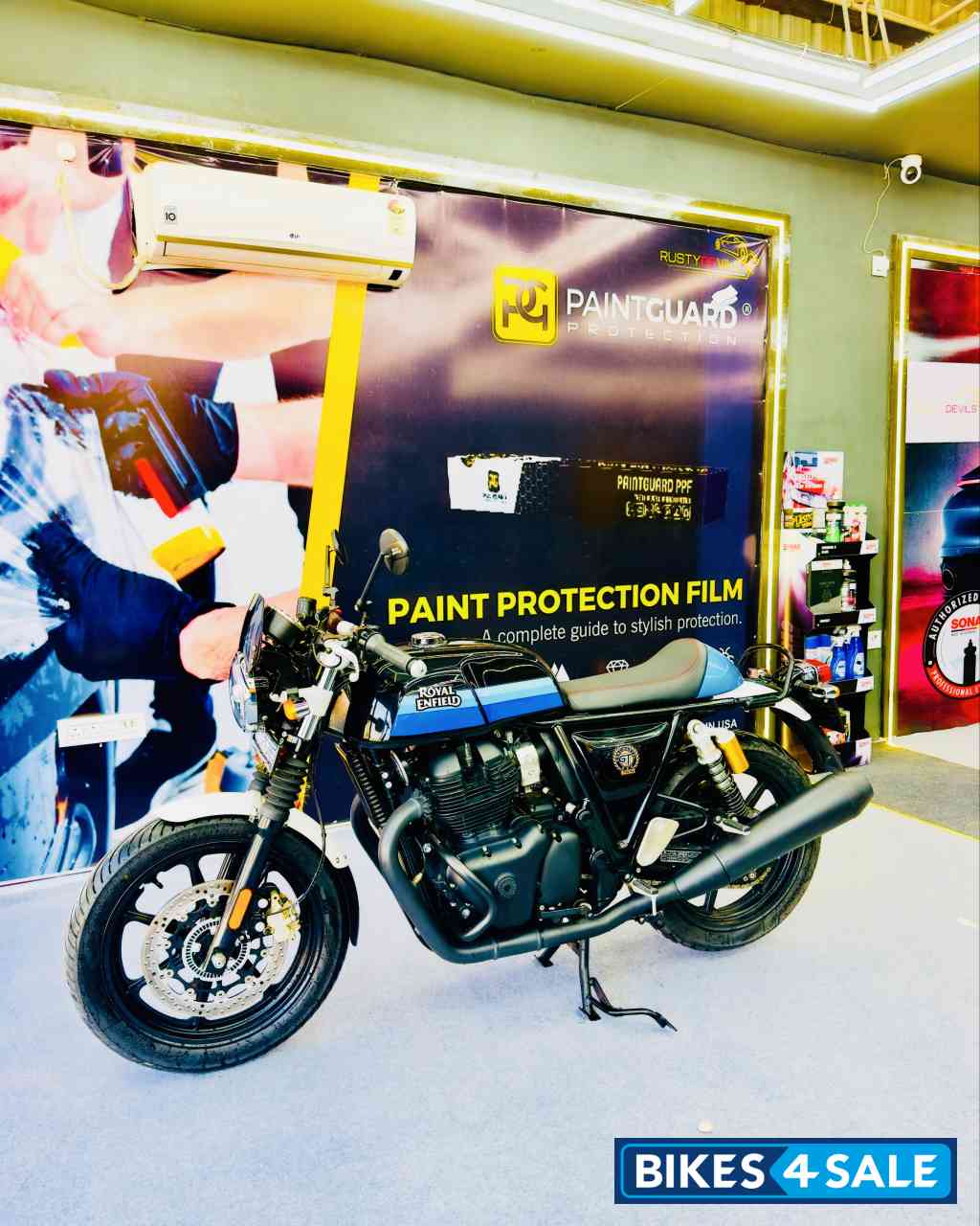 Slipstream Blue Royal Enfield Continental GT 650 Slipstream Blue Royal Enfield Continental GT 650