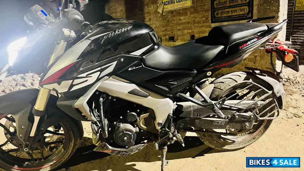 Ebony Black Bajaj Pulsar NS400Z Ebony Black Bajaj Pulsar NS400Z