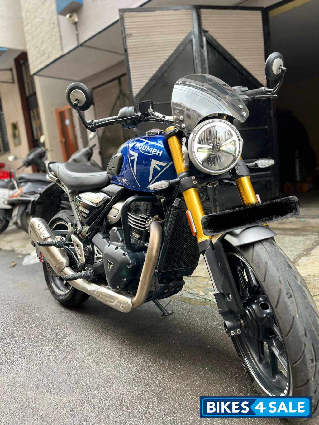 Caspian Blue Triumph Speed 400