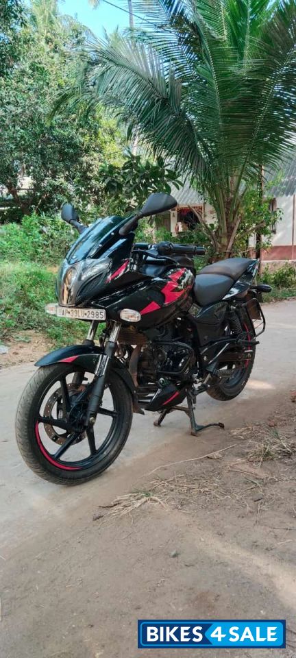 Bajaj Pulsar 220 DTSFi