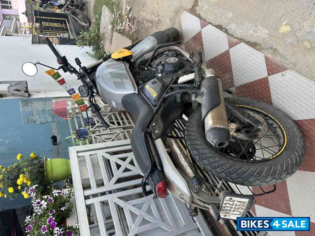 Royal Enfield Scram 411 Royal Enfield Scram 411