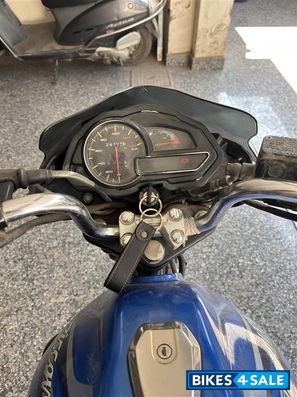 Blue Bajaj Discover 125 ST