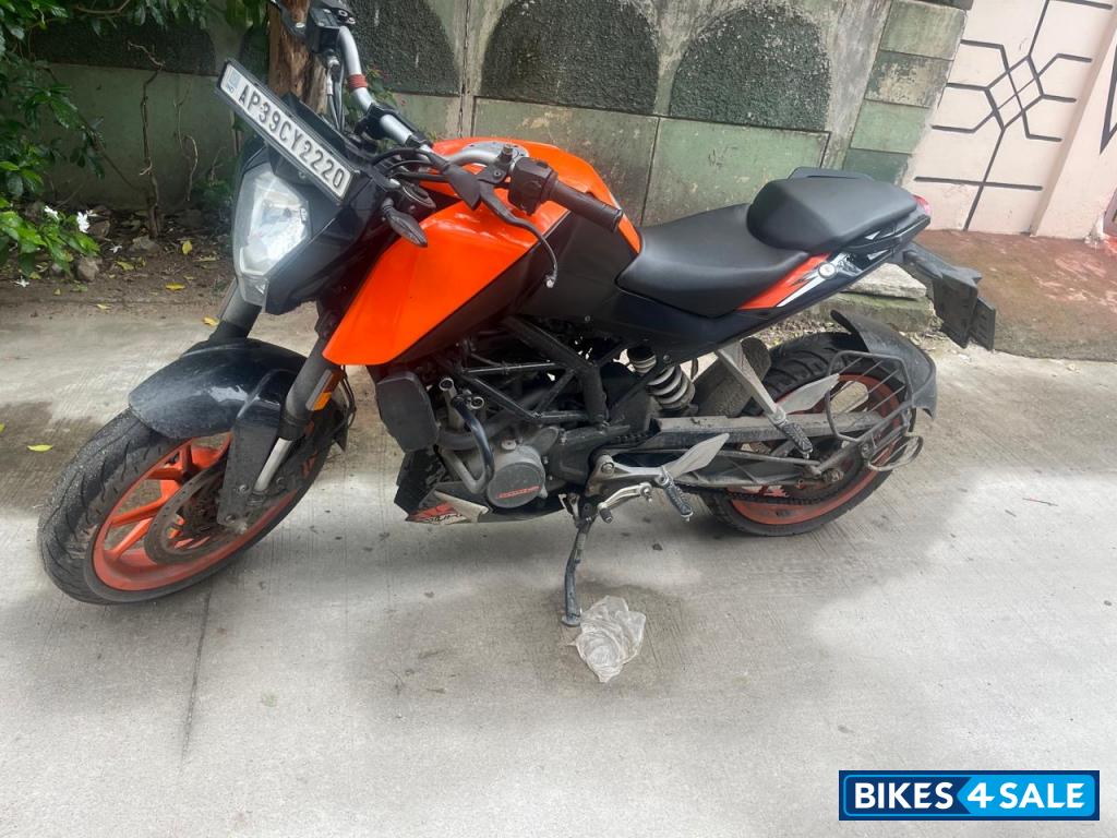 KTM Duke 200